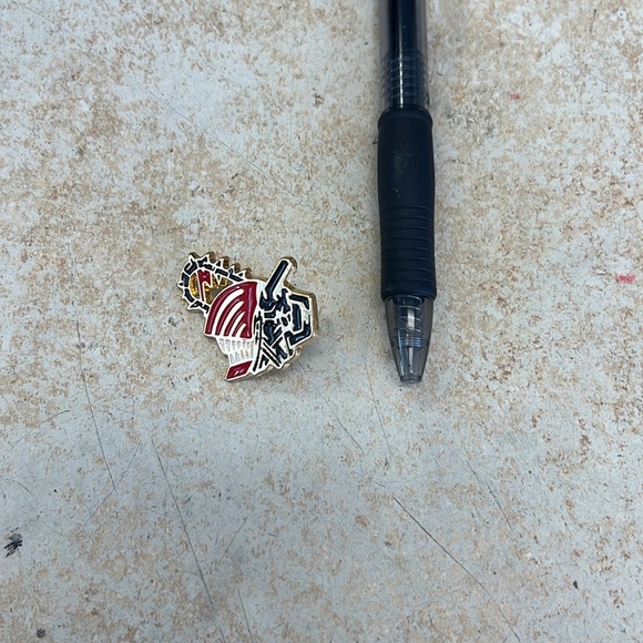 Chainsawman Pin - Picture 2 of 3